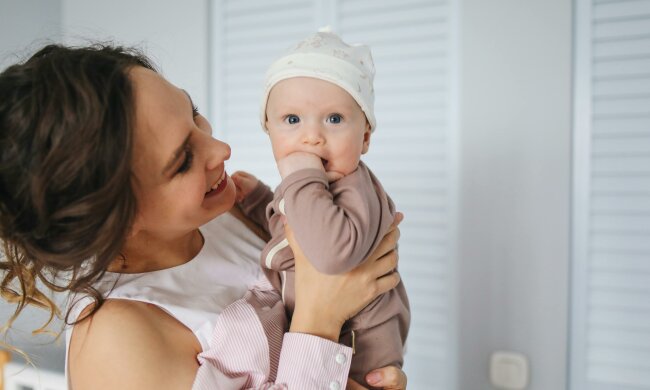 Z życia wzięte. "Mąż zostawił mnie chwilę po porodzie, bo miał swoje potrzeby": Karma wróciła szybciej, niż myślał
