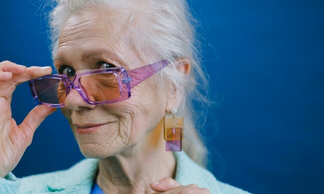 Z życia wzięte. "Nie jestem nianią na zawołanie": Dlaczego po 60. wybrałam samotność zamiast rozwiązywania cudzych problemów