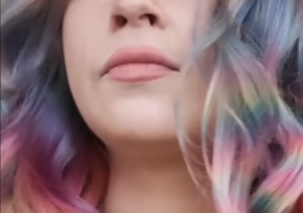 Kolorowe włosy/YouTube @7 Day-Makeup