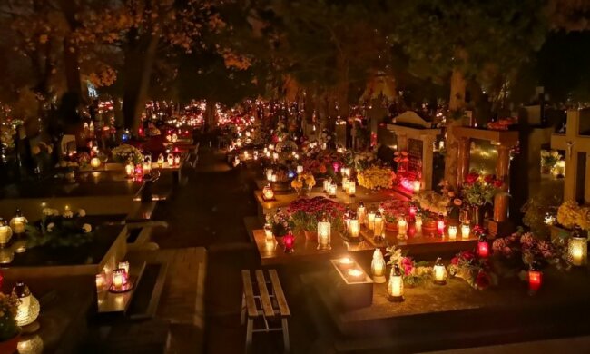 Wyjątkowy sposób na uczczenie pamięci bliskich. Co zrobić, by znicze paliły się dłużej