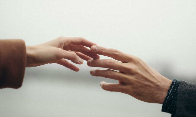 Z życia wzięte. "Córka zakochała się w moim przyjacielu": Nie mogę patrzeć, jak tuli się do faceta w moim wieku