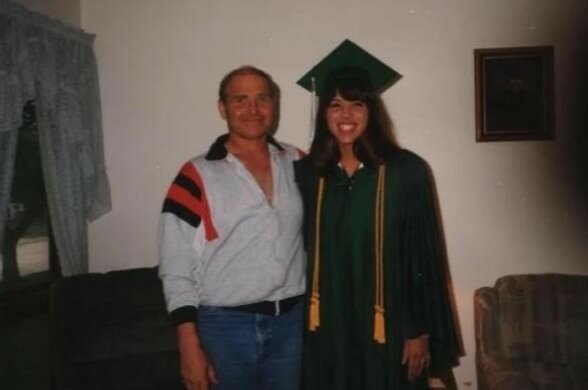 Wyrodna matka pozbyła się dziecka, ale dziewczynka przeżyła i ją znalazła