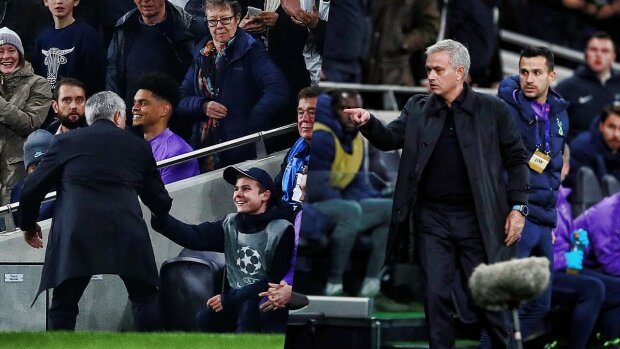 Mourinho zachwycony postawą chłopca do podawania piłek „Chciałem go zaprosić do szatni, kocham takie dzieciaki!” [WIDEO]