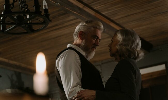 Z życia wzięte. "Znalazłam w telefonie 63-letniego męża wiadomości od innej kobiety": Nie sądziłam, że w tym wieku będę musiała mierzyć się ze zdradą