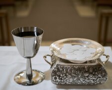 Z życia wzięte. "Na komunię córki dopięłam wszystko na ostatni guzik": Mąż postanowił przyjść w dżinsach
