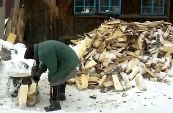 Syn i synowa Marii zadzwonili nagle do wioski, a Joanna poprosiła teściową, aby do nich przyjechała