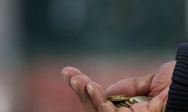 matka, błagającą o pomoc, screen YT