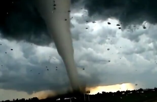 Tornado. Źródło: Youtube grzecho24