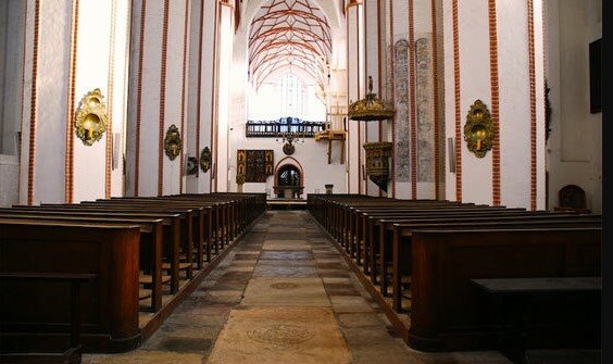 Obywatele pytają, Ile państwo przeznacza środków na Fundusz Kościelny. Co na to rząd?