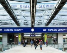 Kraków: duże problemy na trasie Kraków-Warszawa.  Spadł element wiaduktu drogowego