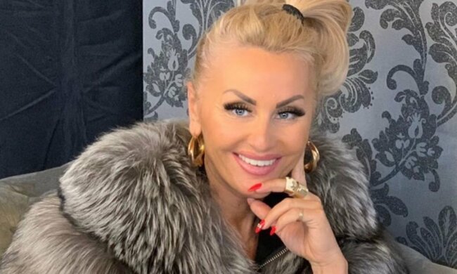 Gwiazda "Królowych życia" udostępniła osobliwą zapowiedź nowej serii programu. Towarzyszy jej przystojniak bez koszulki