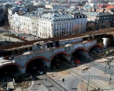 Kraków: trwają prace przy budowie estakad kolejowych. Na jakim są etapie