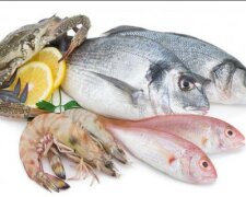 Zatrważające wnioski naukowców po zbadaniu ryb i owoców morza sprzedawanych na targu. O co chodzi