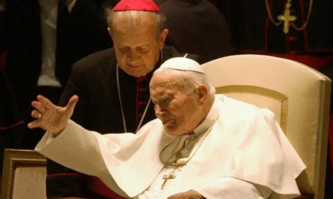 Dokument o kardynale Dziwiszu poruszył całą Polskę. Jarosław Wałęsa surowo wypowiedział się w sprawie Papieża Polaka