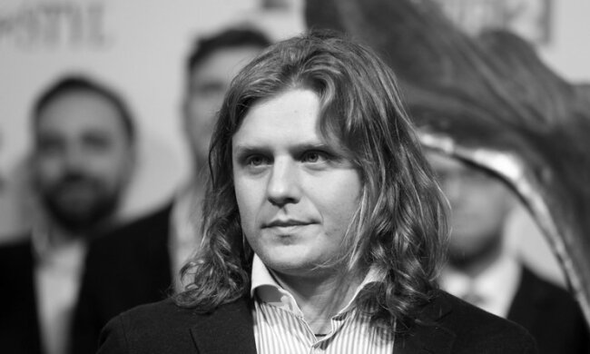 ,,Byłem na miejscu i opisałem, co widziałem.” Według nadzoru budowlanego miejsce spoczynku Piotra Woźniaka-Staraka nie jest katakumbą. Co dalej?