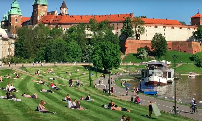 Dziś zaświeci słońce! / YouTube:  In Your Pocket City Guides