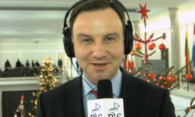 Przygotowali specjalną kolędę dla Andrzeja Dudy. Prezydent ma powód do śmiechu czy płaczu [WIDEO]