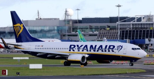 Linie lotnicze Ryanair wycofują samoloty. Boeingi miały pęknięte kadłuby