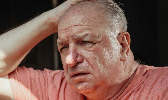 Z życia wzięte. "Porzuciłem żonę dla młodszej kobiety": Zdradziła mnie, a ja w wieku 50 lat wróciłem pod dach matki