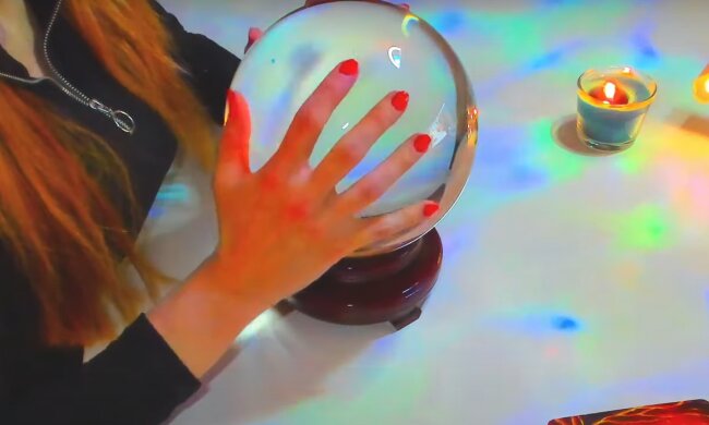 źródło: YouTube/Mely Tarot and Astrology