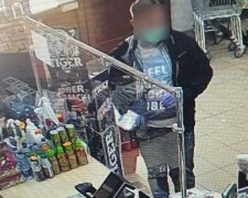Mężczyzna kontrował sklepy podając się za funkcjonariusza, źródło: Wiadomości - Gazeta.pl