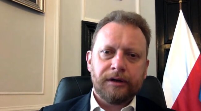 Łukasz Szumowski w mocnych słowach o zakupie maseczek: „kupilibyśmy nawet od diabła”