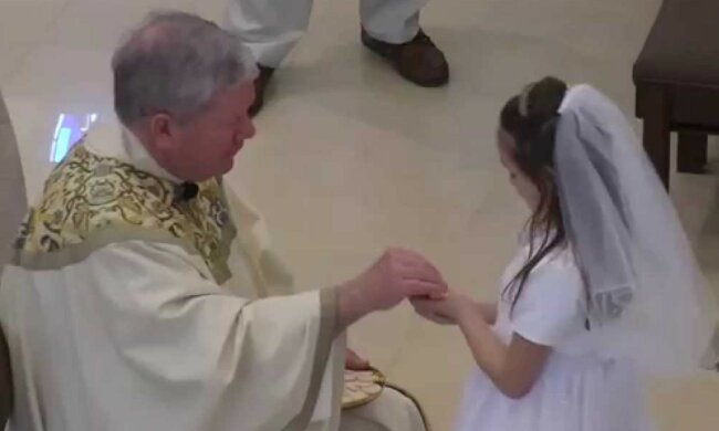 Pierwsza Komunia/Youtube @Christ the King, Mashpee Cape Cod MA