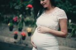 Z życia wzięte. "Tuż przed maturą dowiedziałam się, że zostanę matką": Rodzice zamiast wsparcia dali mi drzwi i wstyd
