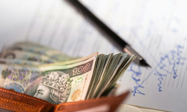 ZUS ujawnia wyliczenia na 2026 rok. W tych miesiącach emeryci dostaną ponad 3400 zł netto