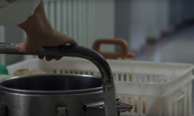 Posiłki w więzieniach/YT @TVN Turbo