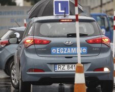 Egzamin na prawo jazdy, screen: motofakty.pl