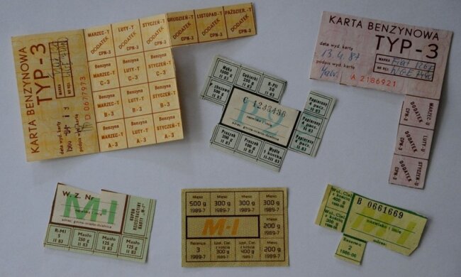 Stara książeczka mieszkaniowa, bon żywnościowy czy banknoty z czasów PRL mają dużą wartość. Okazuje się, że ich posiadacze mogą sporo zyskać