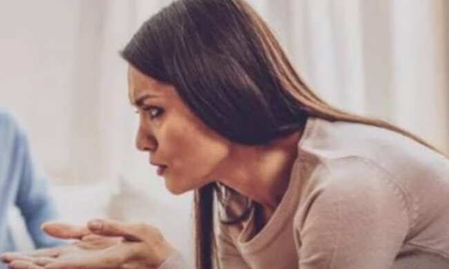 Kobieta/YouTube @Ploteczki