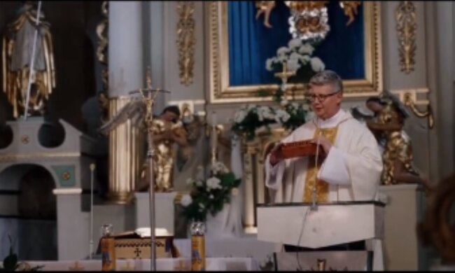 Duchowny/TikTok @fedorczyk.pl