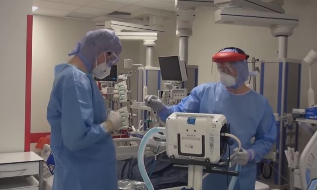 Szpital, lekarze. Źródło: Youtube Uwaga! TVN