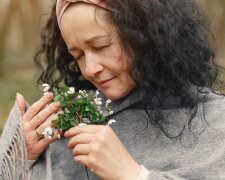 Z życia wzięte. "Płaczę, bo mój syn nie chce mieć ze mną nic wspólnego": Synowa zniszczyła naszą relację