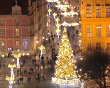 Gdańsk: miasto zachęca do wybrania się na spacer i poczucia świątecznej atmosfery w mieście. Iluminacje robią ogromne wrażenie