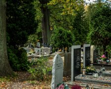 Zmiany na cmentarzach od 1 września. Zaczną obowiązywać nowe zasady