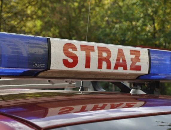 Gdańsk: płonął samochód porzucony na środku drogi na alei Adamowicza. Policja ustala szczegóły zdarzenia