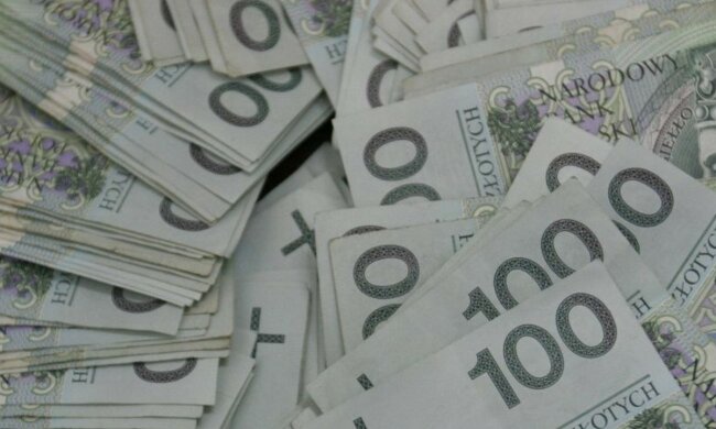 Jeden maleńki niuans może sprawić, że zwyczajny z pozoru banknot może być wart mnóstwo pieniędzy. Jeśli masz takie jesteś prawdziwym szczęściarzem