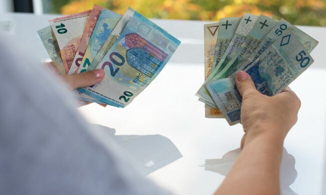 Będzie kolejna zmiana minimalnego wynagrodzenia? Stawki chce ustalać Unia Europejska. Na ile mogą liczyć Polacy