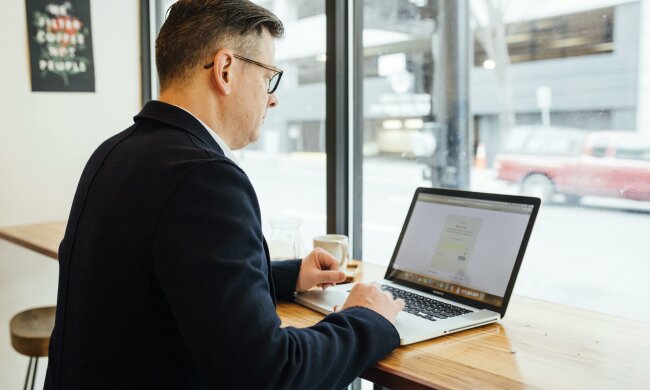 Z życia wzięte. "Zostawiłem żonę dla młodszej o 20 lat kochanki": Dziś gorzko tego żałuję