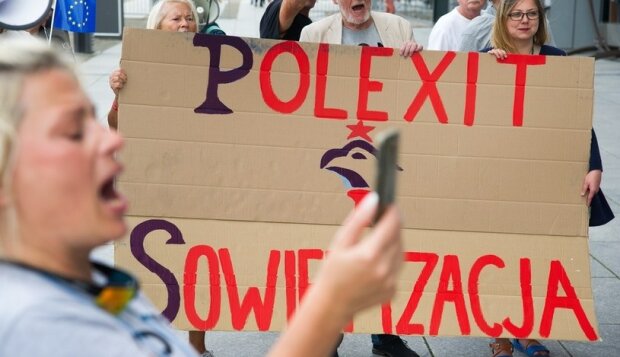 Polska też opuści Unię Europejską? Są niepokojące doniesienia zagranicznych mediów