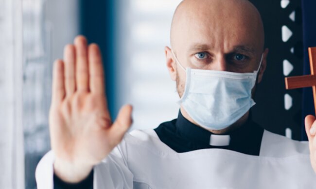 Kolejny ksiądz z koronawirusem. Duchowny zaraził się od uczestniczki ceremonii pożegnalnej