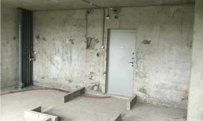 Mężczyzna z „betonowego pudła” o powierzchni 32 m² zmienił mieszkanie w euro-mieszkanie o nietypowym układzie