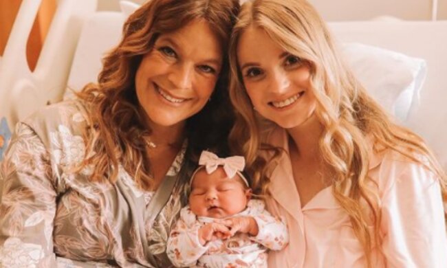 Kaitlyn i jej mama/Instagram @eight_is_greaticreatingourfam