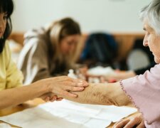 "Synowa namawia mnie na dom seniora, twierdząc, że to dla mojego dobra": Przypadkiem podsłuchałam, jak wylicza, ile zarobią na wynajmie mieszkania