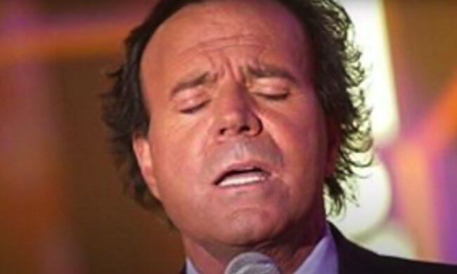 Julio Iglesias / YouTube:  Paula Rodak