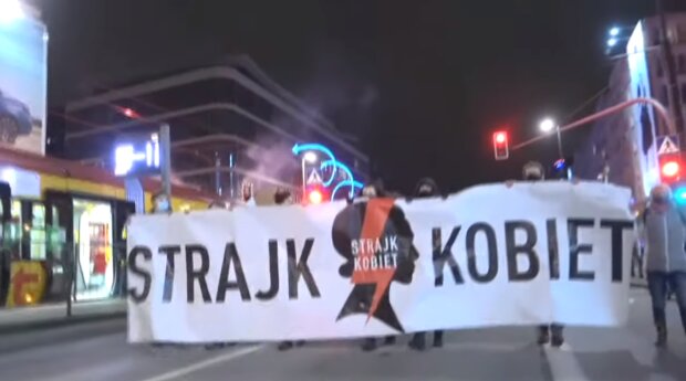 Strajk kobiet. Źródło: Youtube Wirtualna Polska