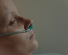 Takie poty mogą być sygnałem ostrzegawczym. Bywają związane z chorobą nowotworową